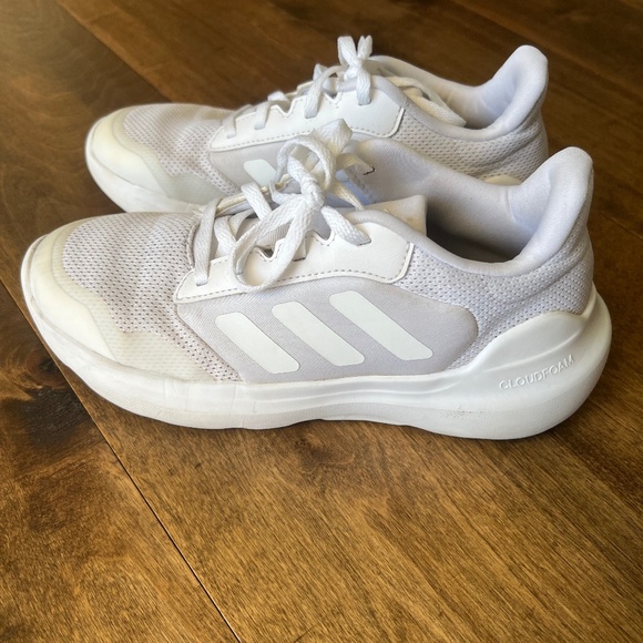 Girls ADIDAS Cloudfoam Tennis Shoes - Picture 1 of 8